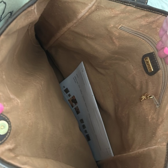 Authentic Gucci Tall Monogram Handbag. Comes with Authentification Certificate. - Picture 4 of 5